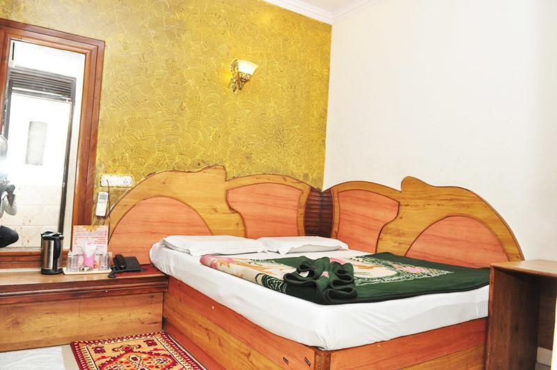 Hotel Shiv Palace New Delhi Room photo